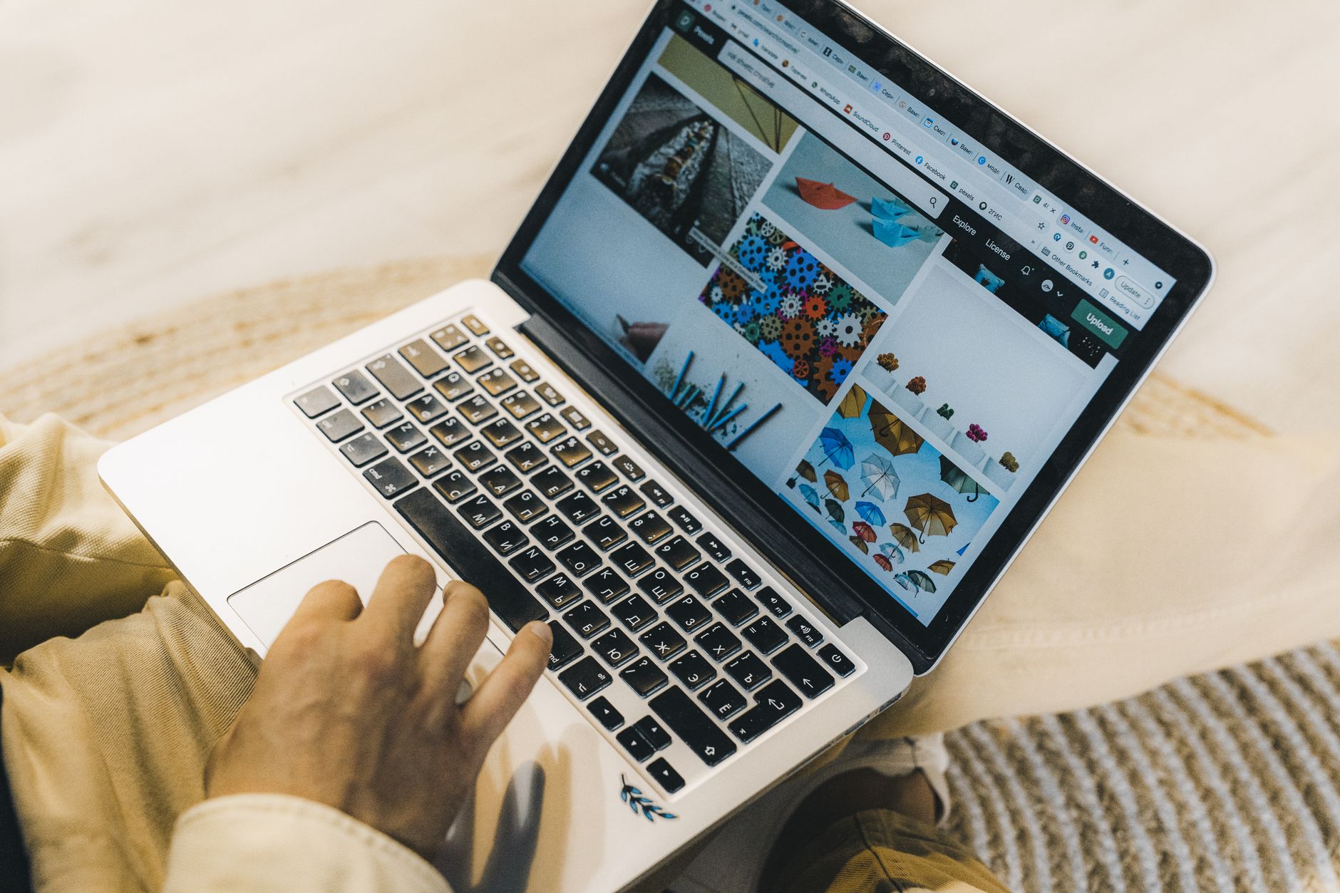 Analyse sur ordinateur pour suivre les clics d'une newsletter
